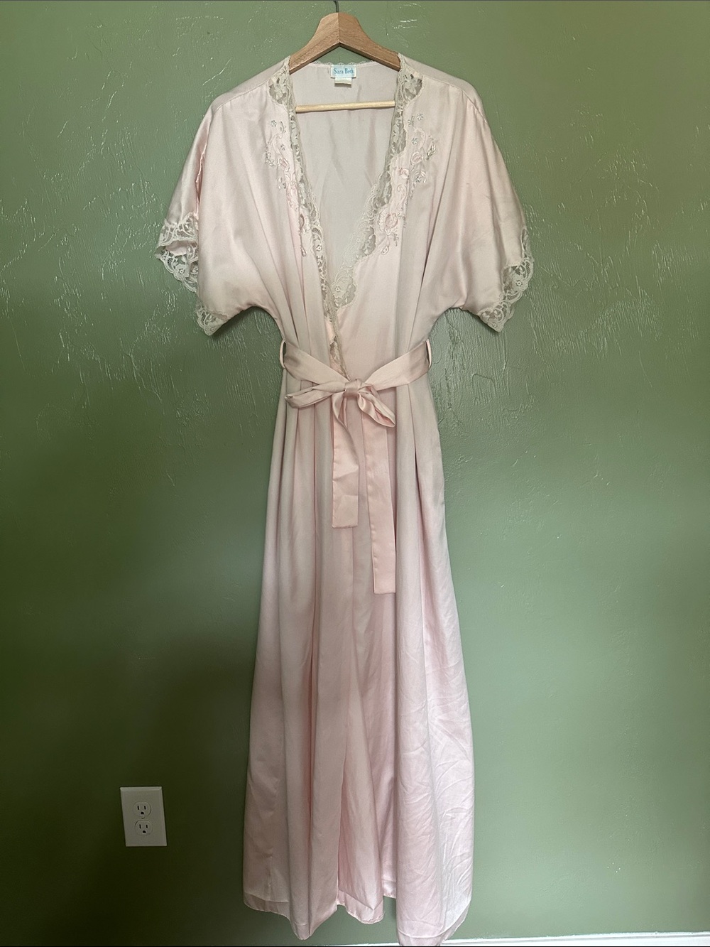 Women's Long Lace-Trim Satin Robe - Light Pink